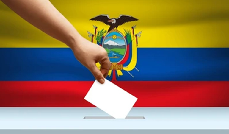 Ecuador decide su futuro en una reñida segunda vuelta presidencial