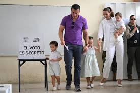 Ecuador le dice NO a la izquierda correísta