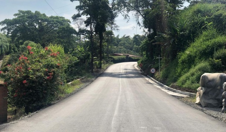 Pavimentación de la vía Chinchiná-Marsella está en la etapa final
