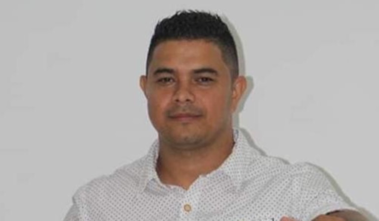 Retiran contrato a exconcejal que golpeó a su ex esposa