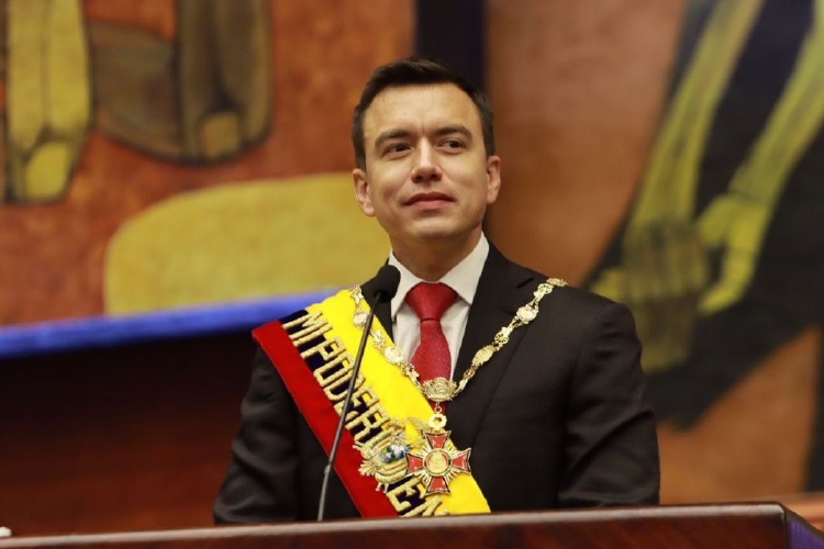NOBOA ACORTA SU GIRA POR ASIA Y REGRESA A ECUADOR TRAS LA MUERTE DE SU JEFE DE INTELIGENCIA